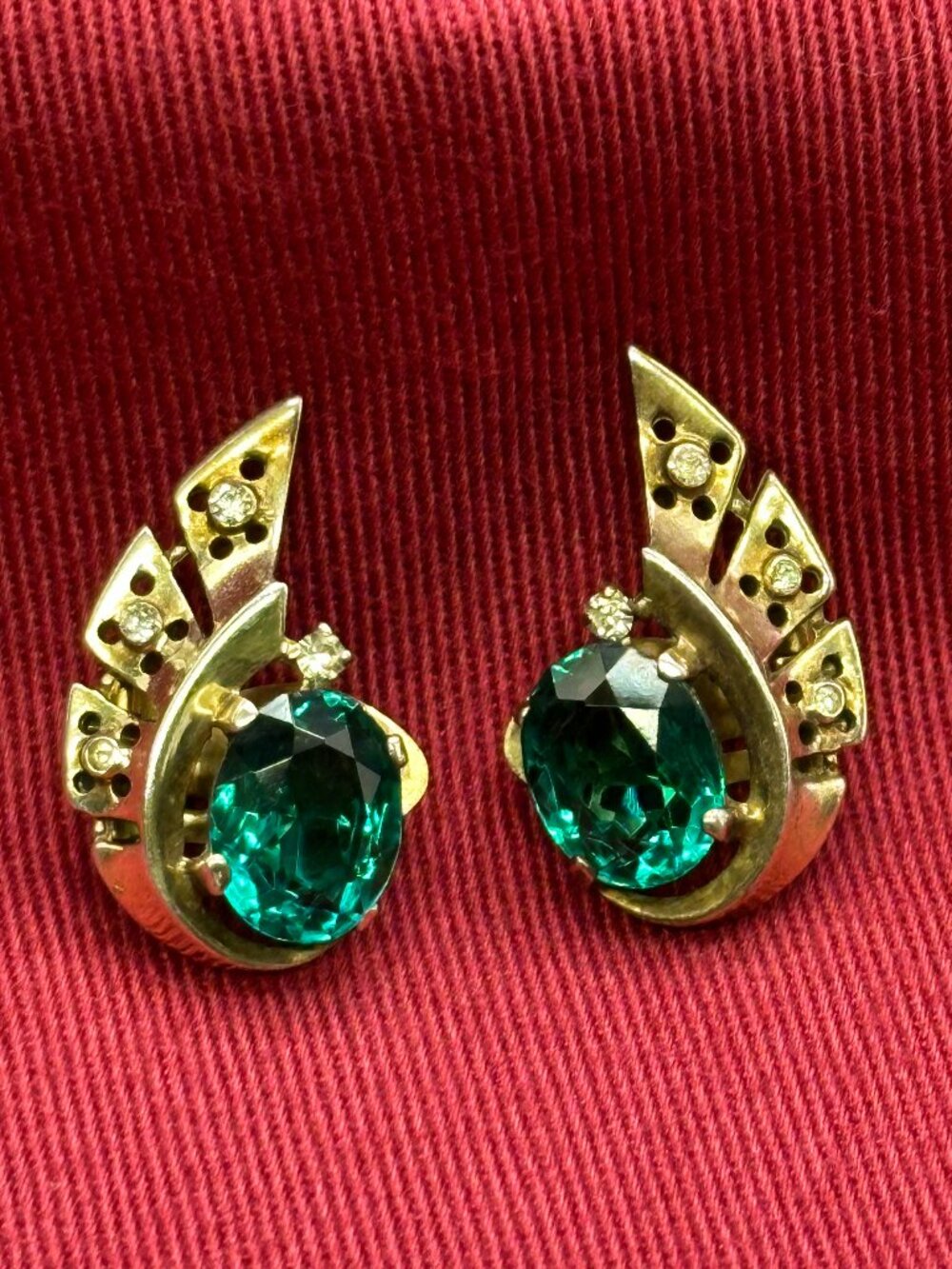 VTG Crown Trifari Sterling Vermeil Clip Earrings Green Crystals